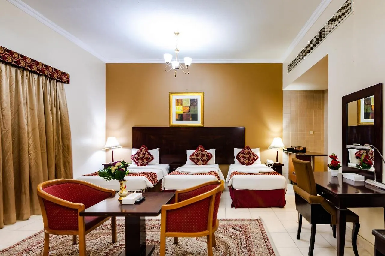 Icon Hotel Apartments Dubai 4*,